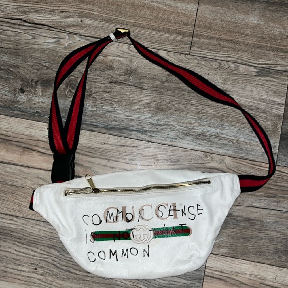 Gucci cross pouch